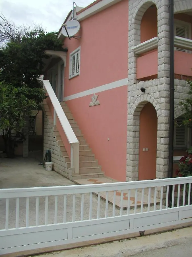 Apartments By The Sea Vir - 19323 0*,  Kroatien